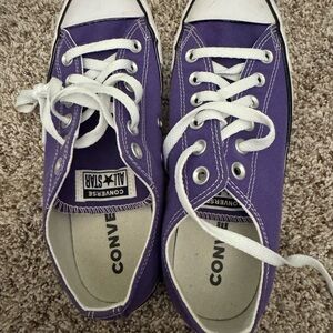 Women’s 8 purple converse shoes